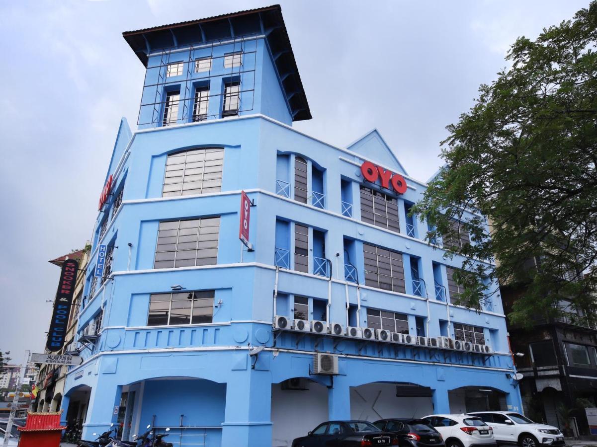 Oyo 43963 T Signature Hotel Petaling Jaya Exterior foto